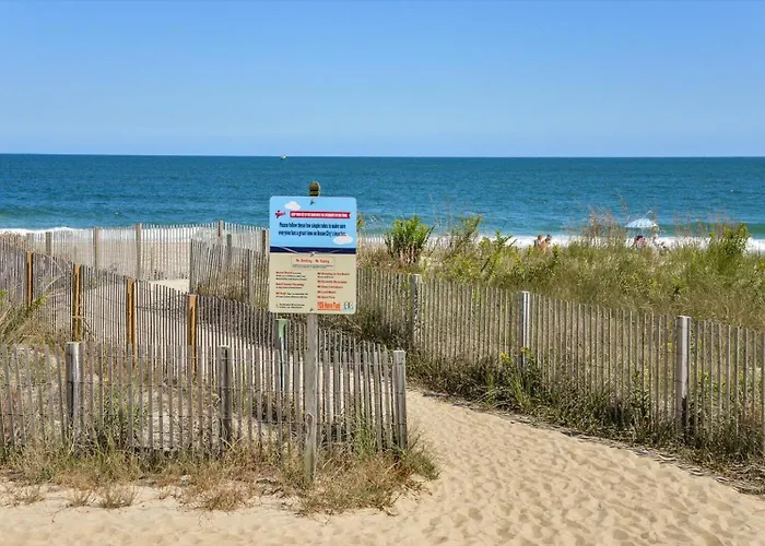 Holiday home Fountainhead -1 Bed Oceanfront With Outdoor Pool!