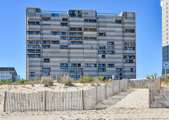 Holiday home Fountainhead -1 Bed Oceanfront With Outdoor Pool!